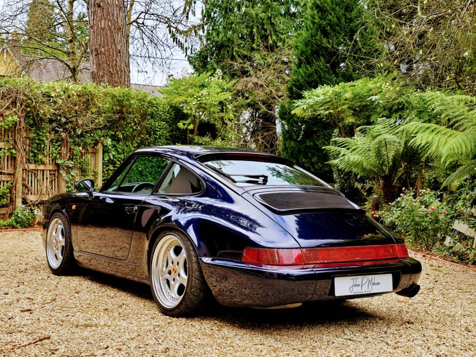 Image 16/34 de Porsche 911 Carrera 2 (1991)