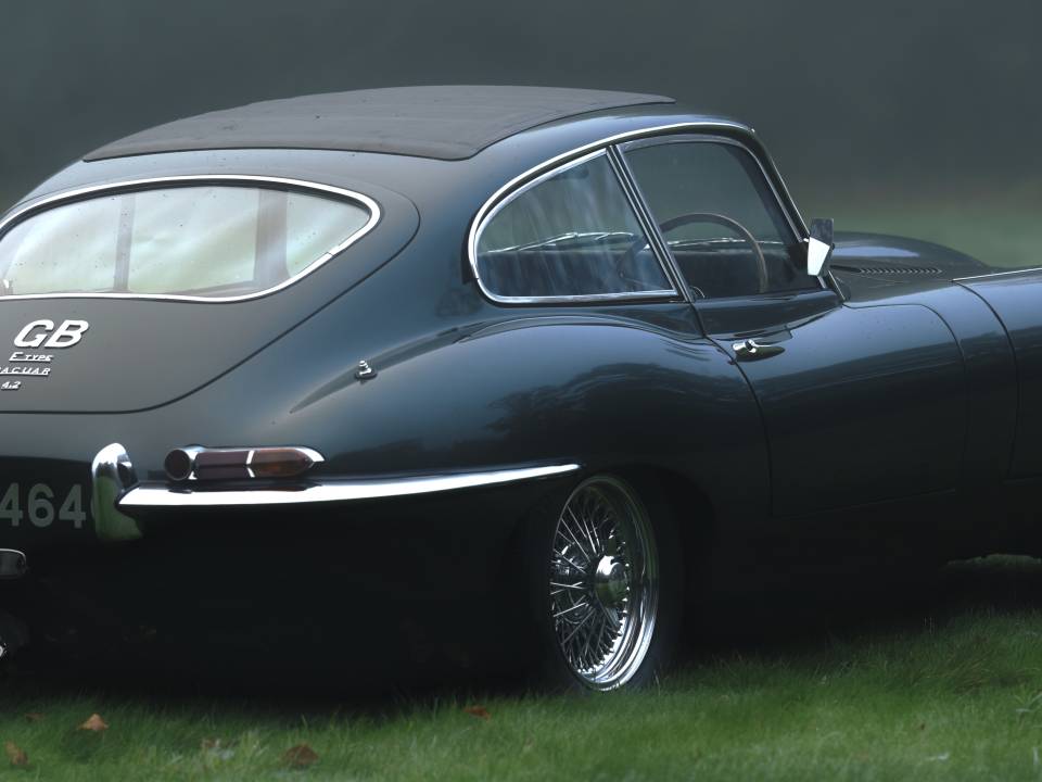 Immagine 4/50 di Jaguar E-Type 4.2 (1965)