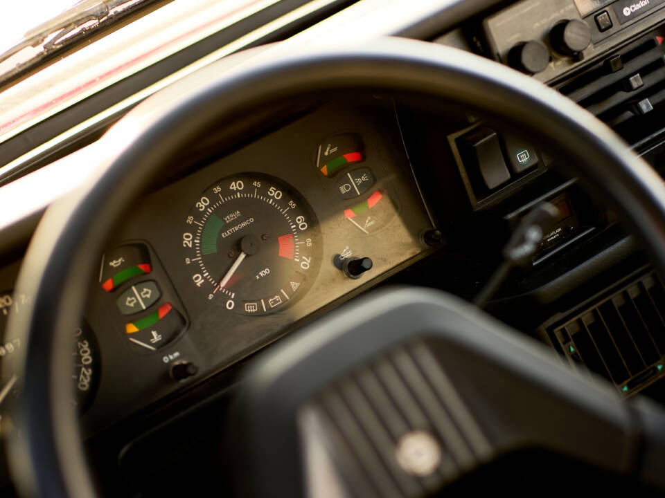 Bild 20/22 von Lancia Beta Coupe 2000 VX (1983)