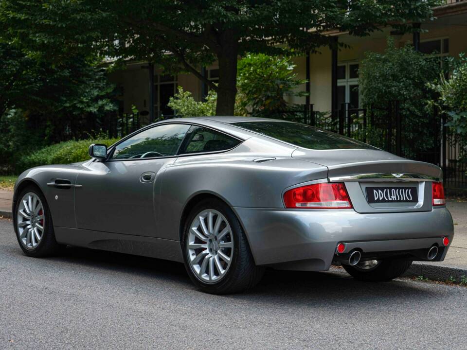 Bild 4/26 von Aston Martin V12 Vanquish (2003)
