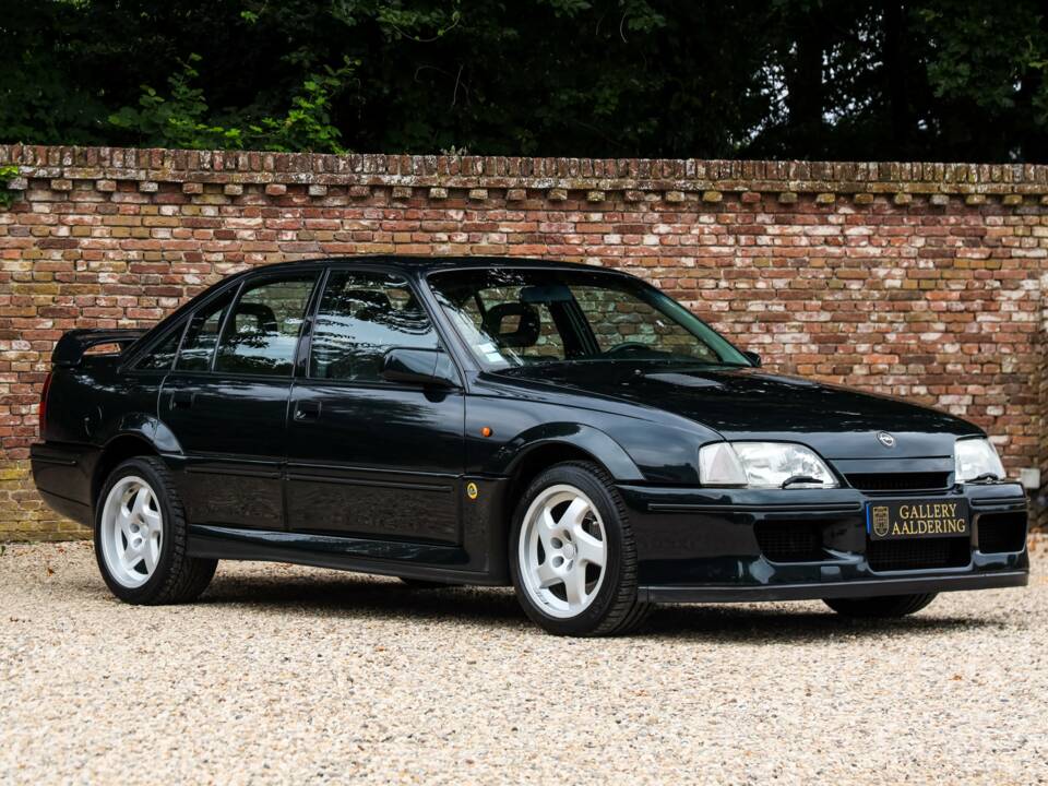 Image 30/50 de Lotus Carlton (1992)