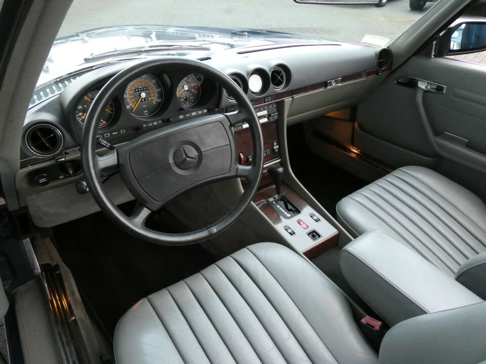 Bild 8/23 von Mercedes-Benz 560 SL (1989)