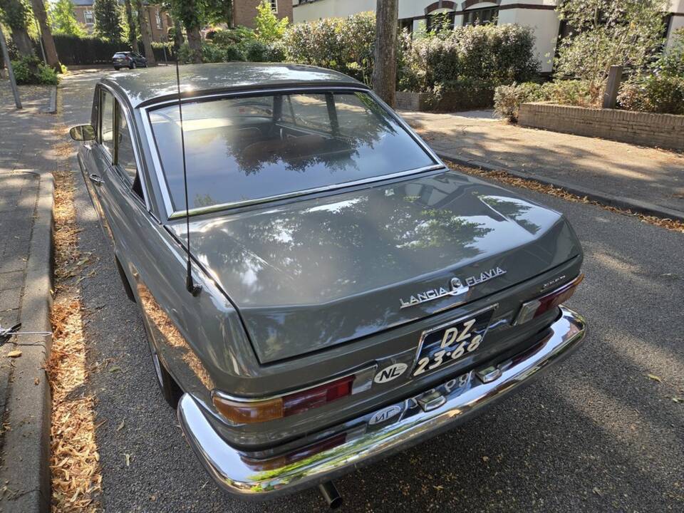Bild 6/8 von Lancia Flavia Coupe 2000 (1969)