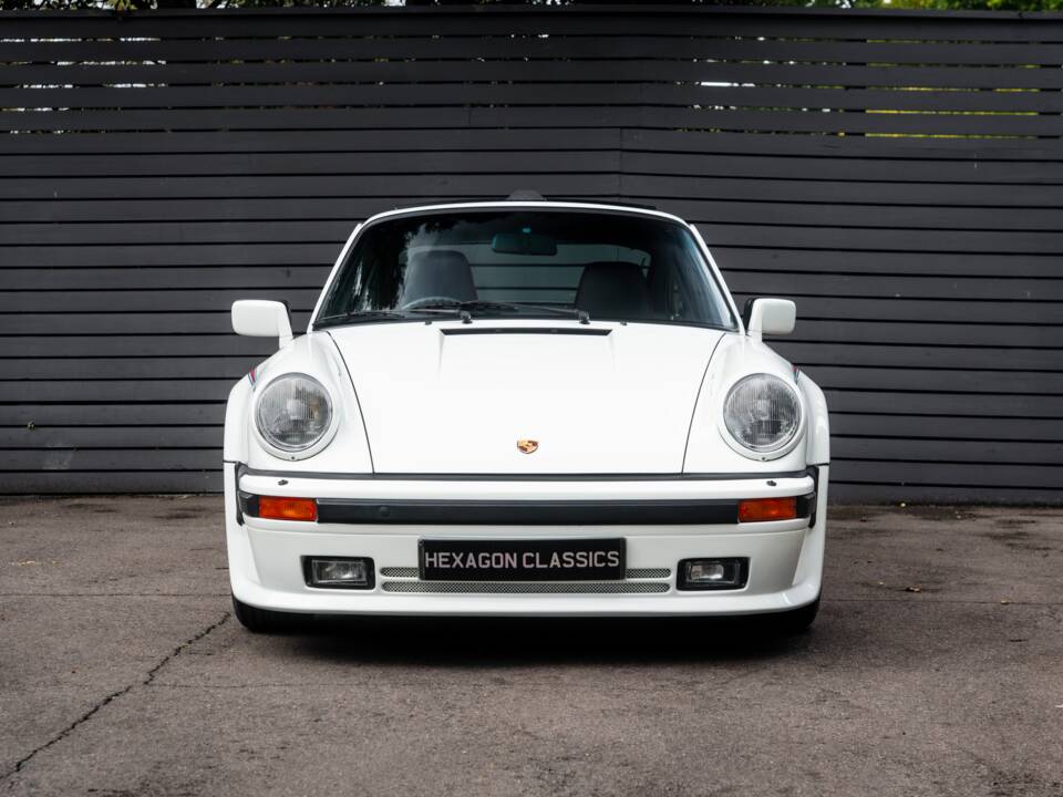 Image 15/50 of Porsche 911 Turbo LE (1989)