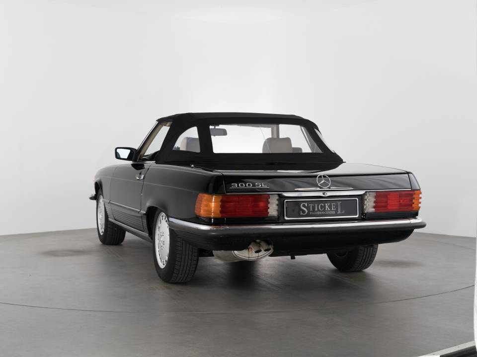 Image 5/17 de Mercedes-Benz 300 SL (1986)