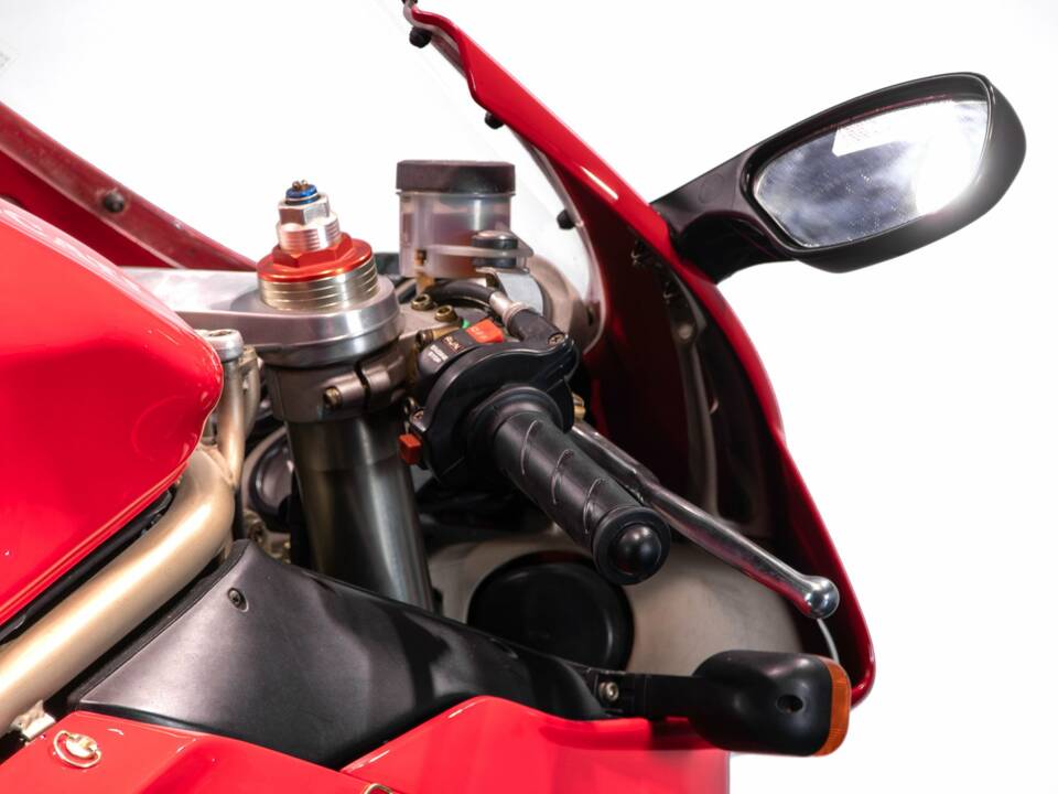 Image 32/50 of Ducati DUMMY (1995)