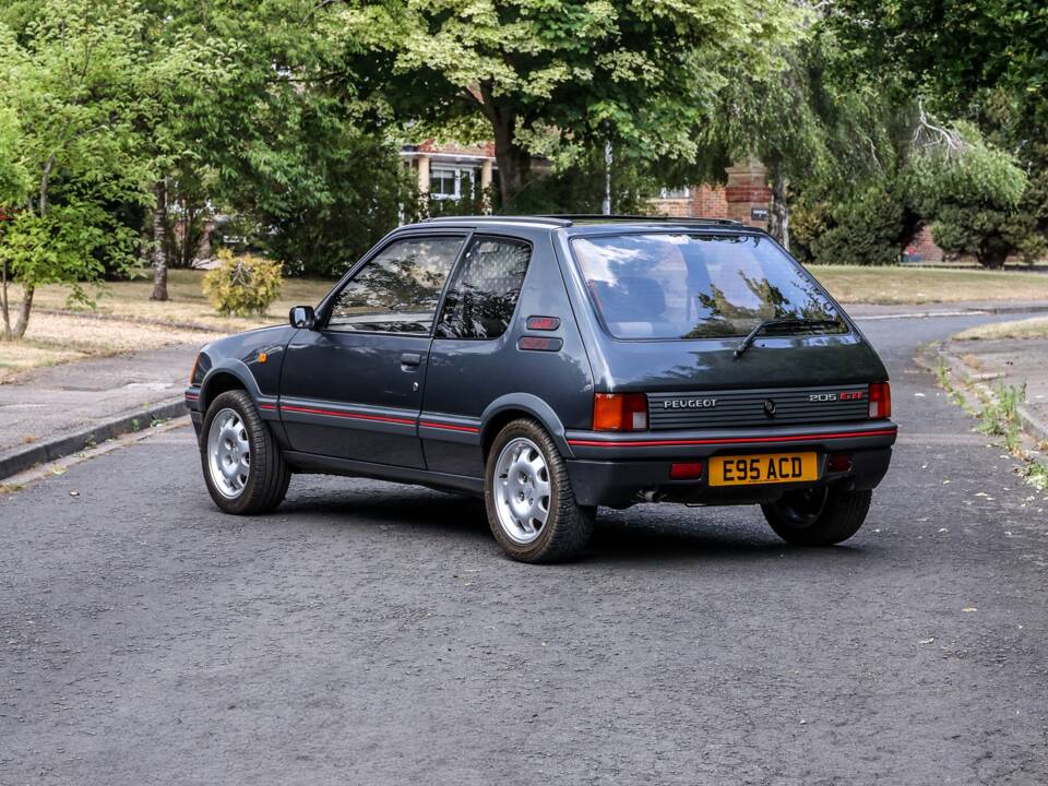 Bild 26/33 von Peugeot 205 GTi 1.9 (1987)