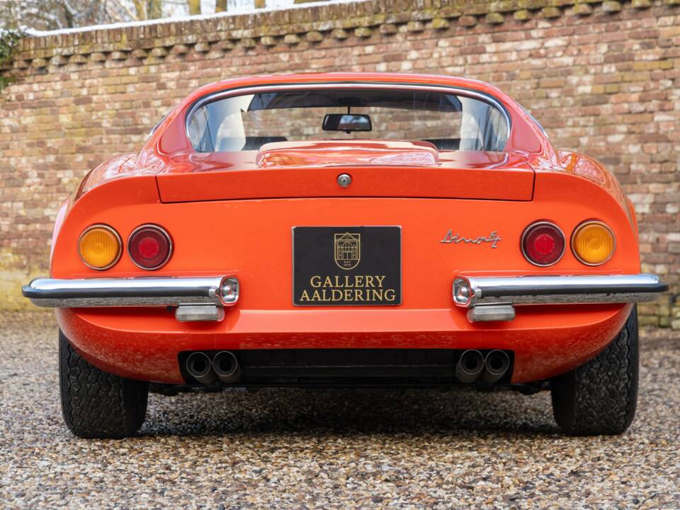 Image 6/50 de Ferrari Dino 246 GT (1970)