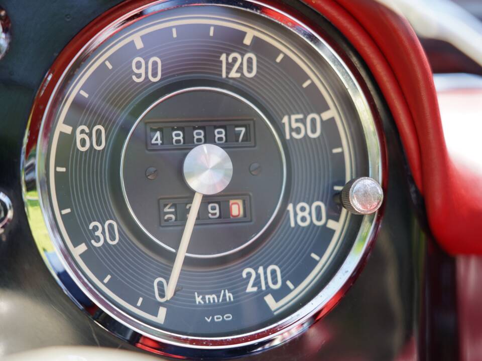 Image 6/16 of Mercedes-Benz 190 SL (1963)