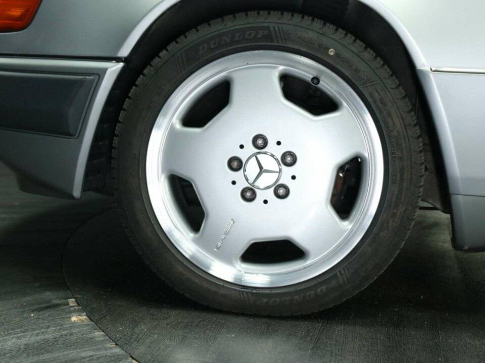 Bild 49/50 von Mercedes-Benz 300 E-24 (1992)