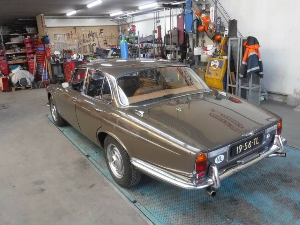 Afbeelding 9/50 van Jaguar XJ 6 2.8 (1972)