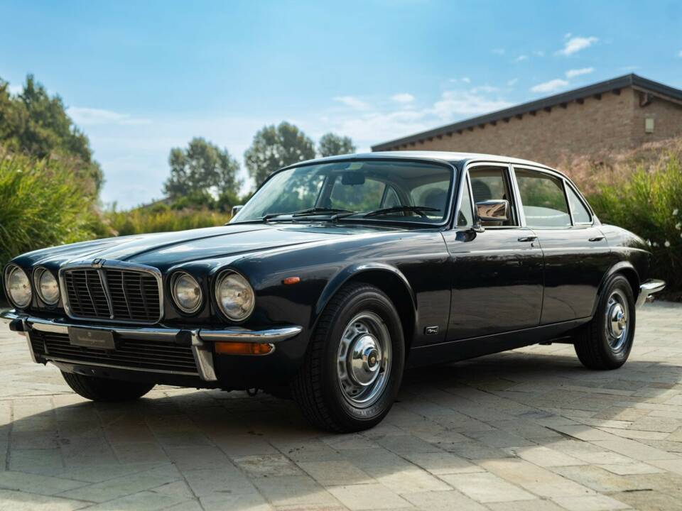 Imagen 10/50 de Jaguar XJ 4.2 (1978)