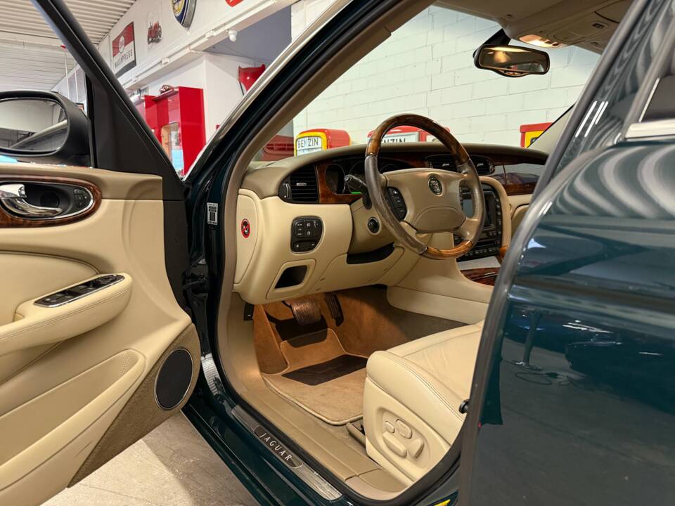 Bild 6/16 von Jaguar XJ 8 4.2 (2003)