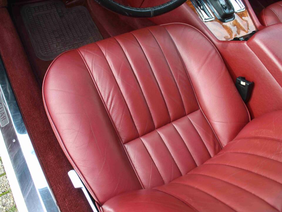 Bild 32/68 von Jaguar XJ 6 4.2 (1985)