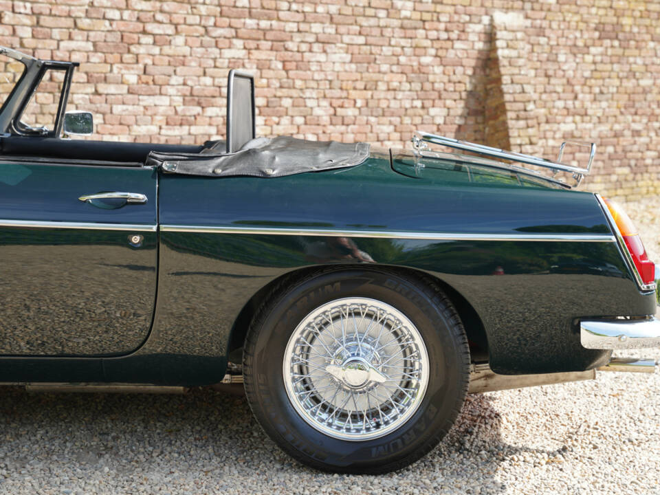 Image 16/50 of MG MGB (1969)