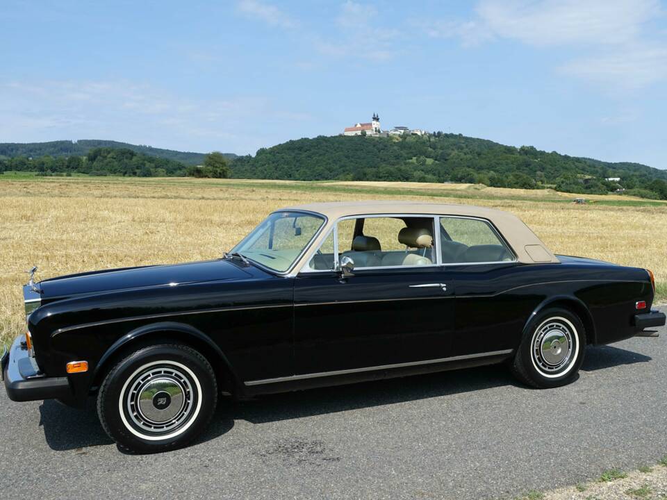 Afbeelding 2/27 van Rolls-Royce Corniche (1976)