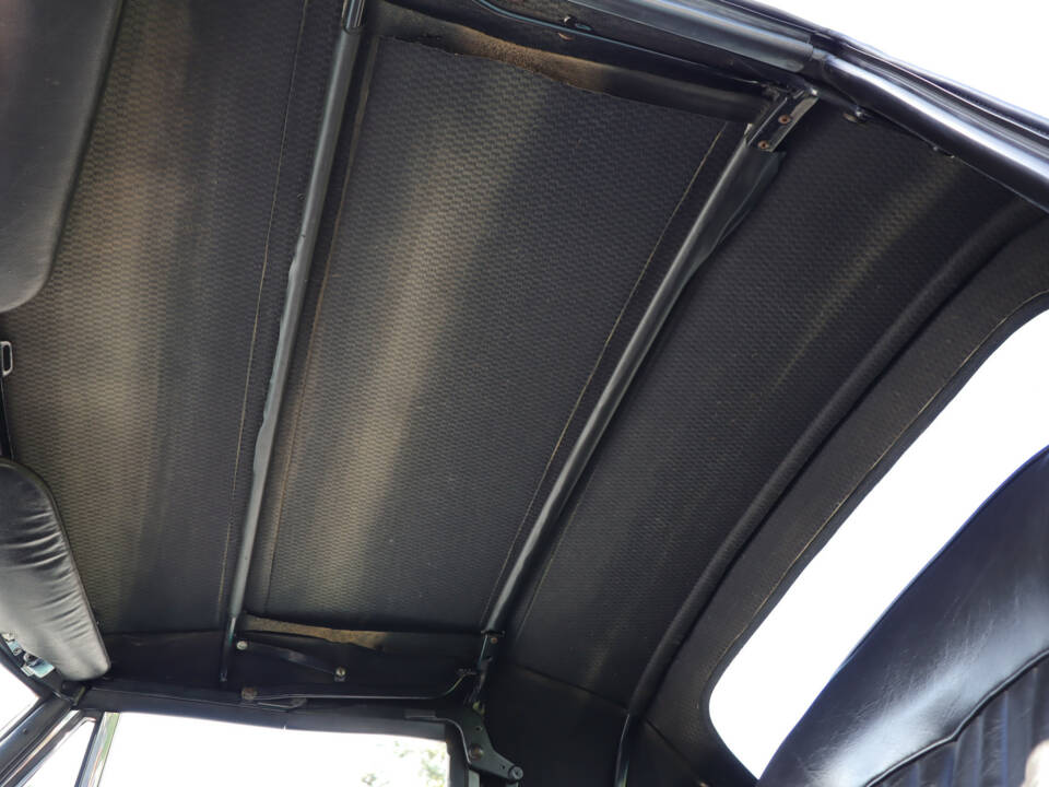 Image 43/50 of Alfa Romeo 1750 Spider Veloce (1969)