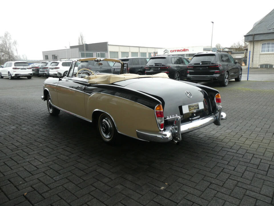 Image 6/27 of Mercedes-Benz 220 S Cabriolet (1957)