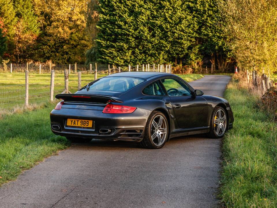 Bild 17/38 von Porsche 911 Turbo (2007)