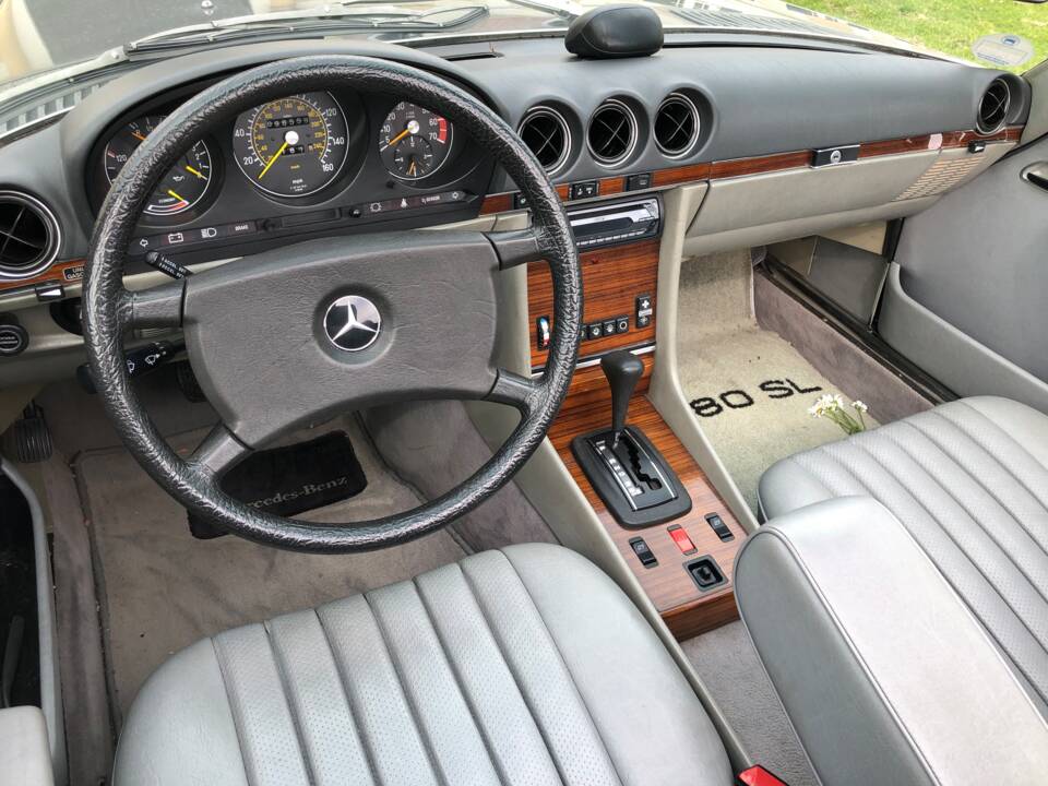 Image 79/96 of Mercedes-Benz 380 SL (1983)