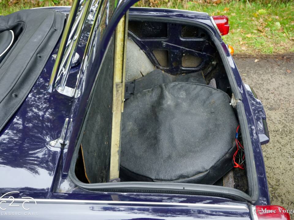 Image 57/60 of Triumph Spitfire Mk III (1970)