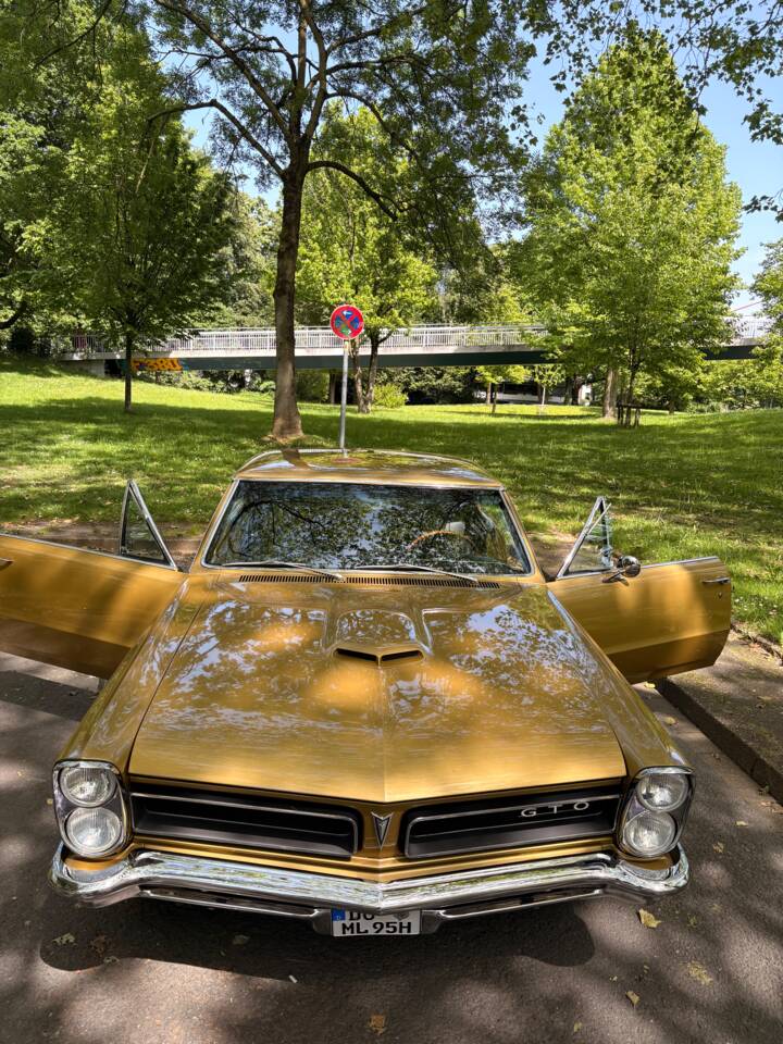 Obraz 23/33 pojazdu Pontiac GTO Tri-Power (1965)