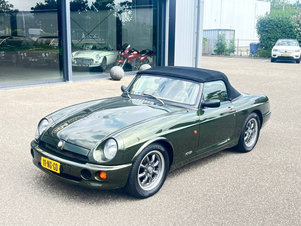 Bild 2/41 von MG RV8 (1994)