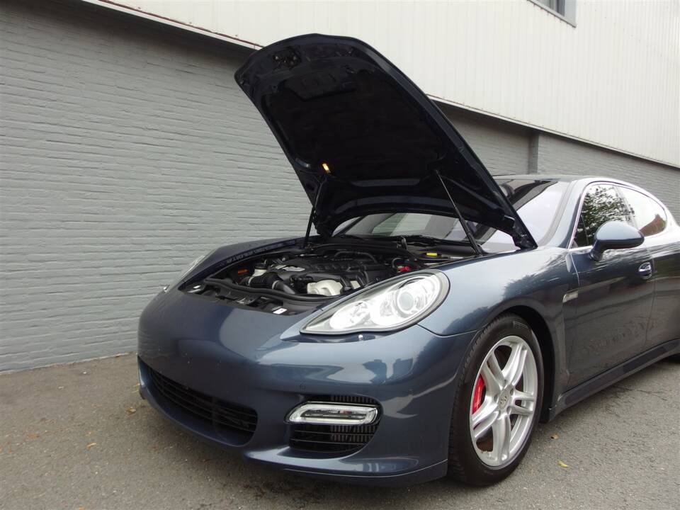 Immagine 92/99 di Porsche Panamera Turbo (2009)