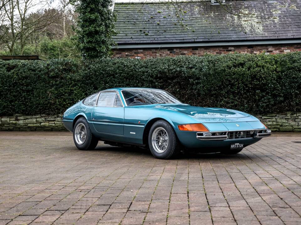 Image 59/65 of Ferrari 365 GTB&#x2F;4 Daytona (1972)