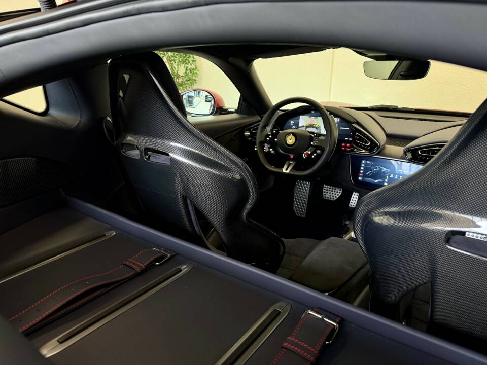 Imagen 19/28 de Ferrari 12Cilindri (2025)