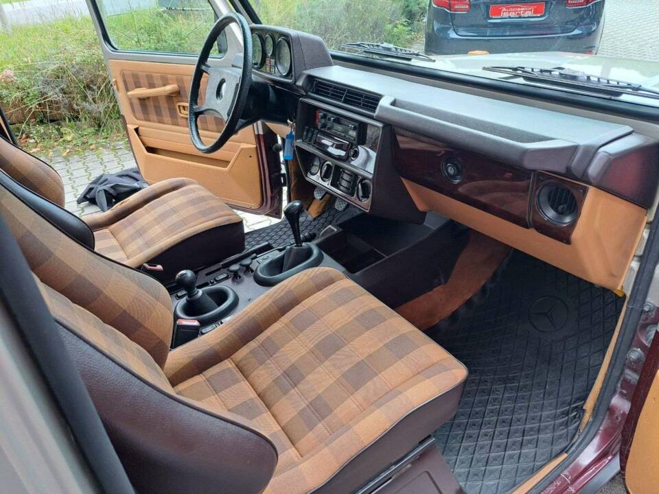 Bild 16/19 von Mercedes-Benz 250 GD (lang) (1987)