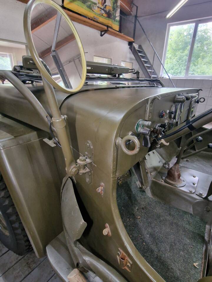 Bild 23/109 von Hotchkiss M 201 (1962)