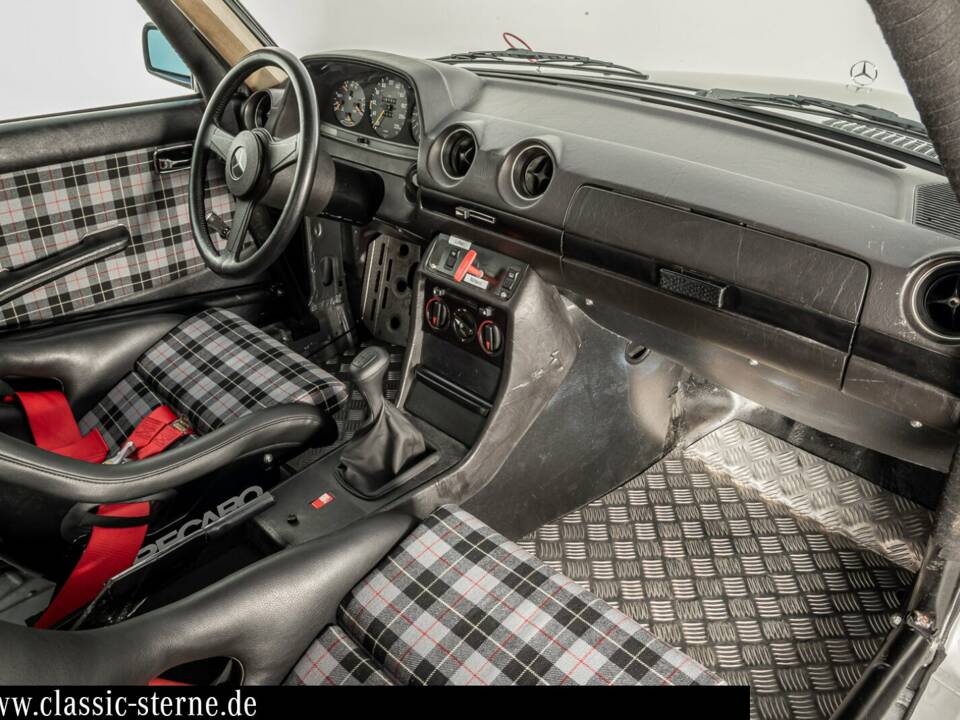 Image 11/15 of Mercedes-Benz 280 E (1982)