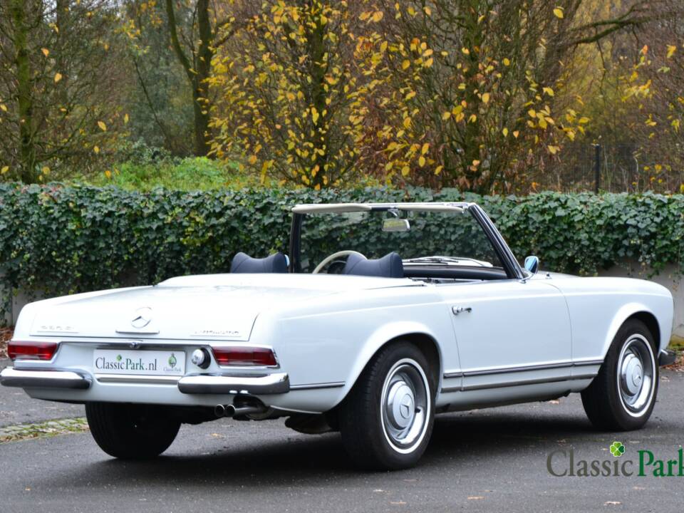 Image 17/50 of Mercedes-Benz 250 SL (1966)