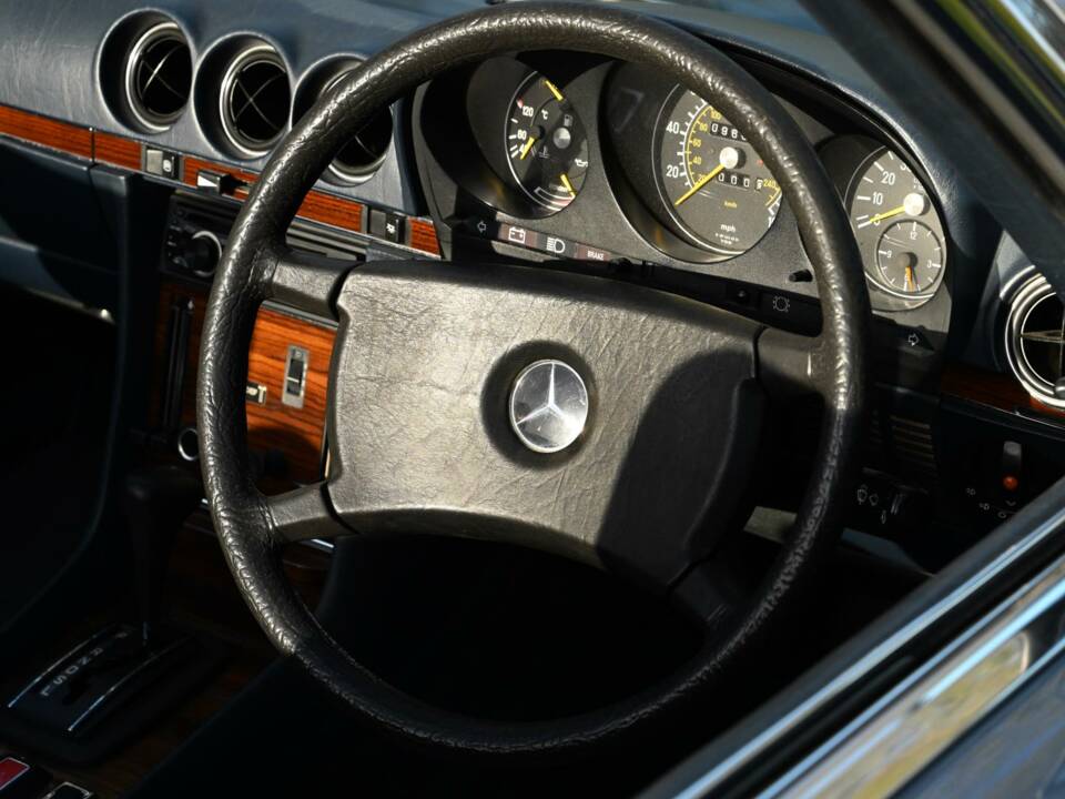 Immagine 19/50 di Mercedes-Benz 380 SL (1980)