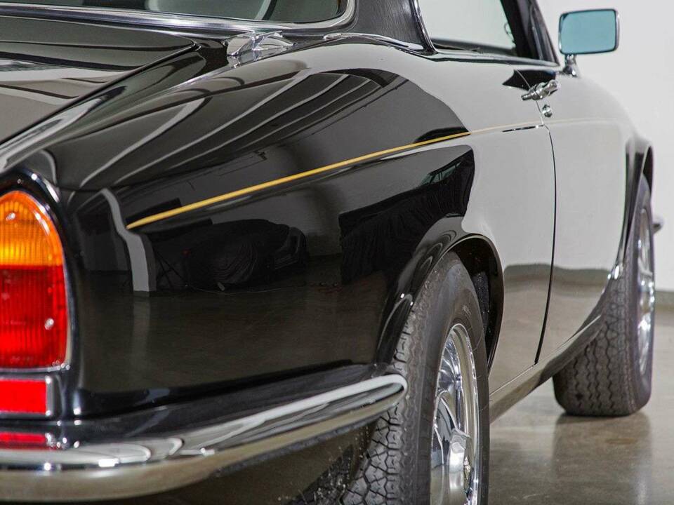 Image 13/31 of Jaguar XJ 5.3 C (1978)