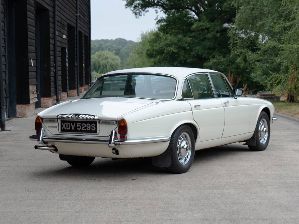 Immagine 3/50 di Daimler Sovereign 4.2 (1978)
