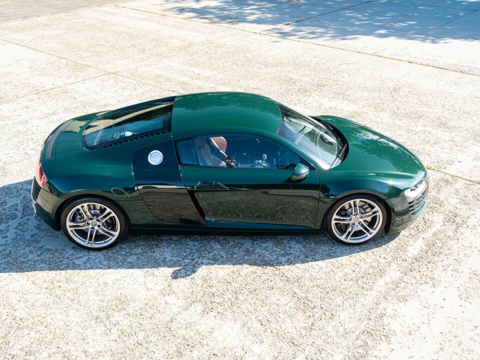 Image 6/33 of Audi R8 (2007)