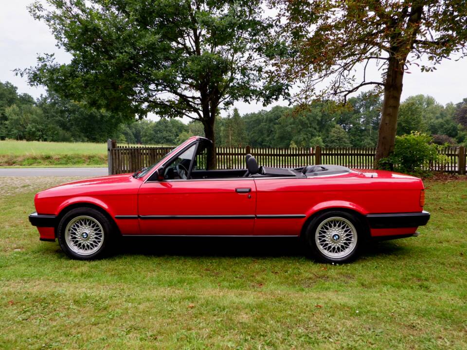 Imagen 23/26 de BMW 318i (1992)