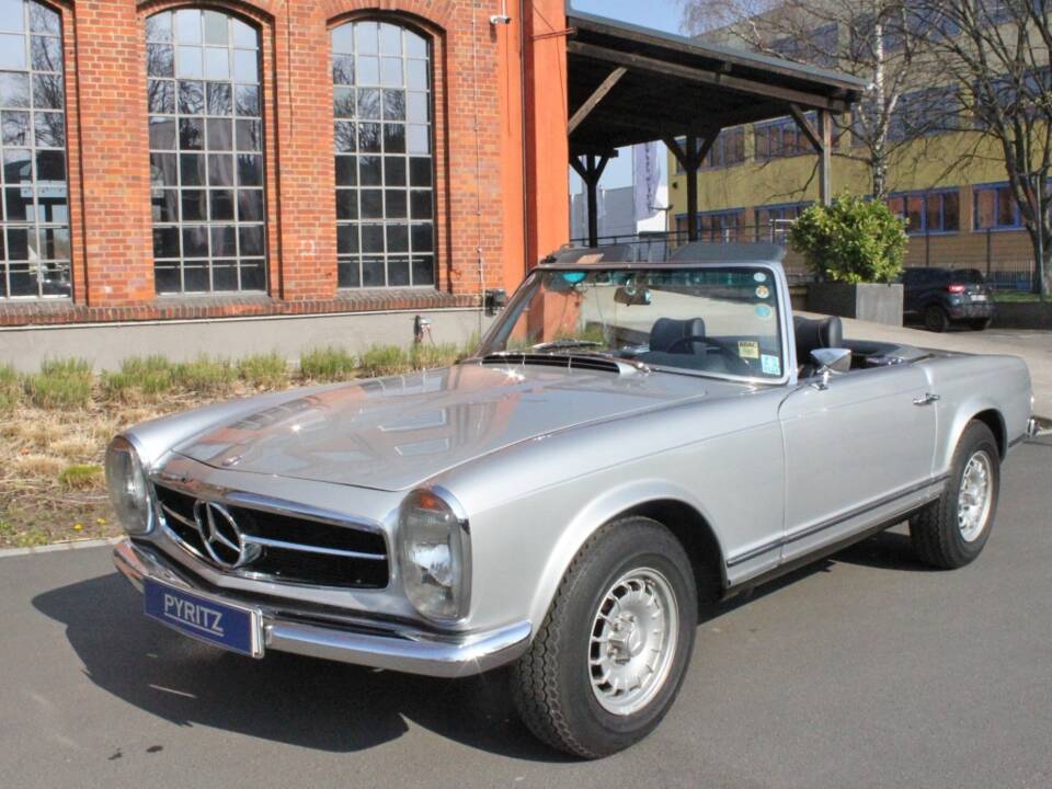 Image 1/16 of Mercedes-Benz 230 SL (1966)