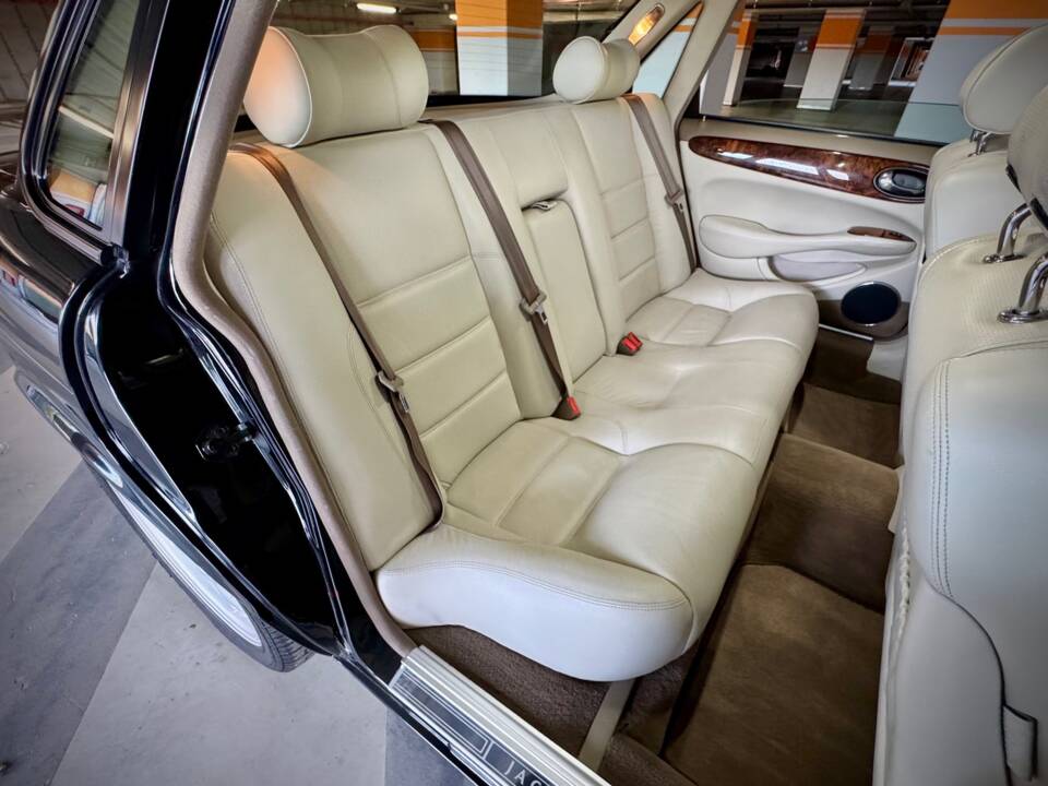 Bild 16/19 von Jaguar XJR 4.0 (1998)