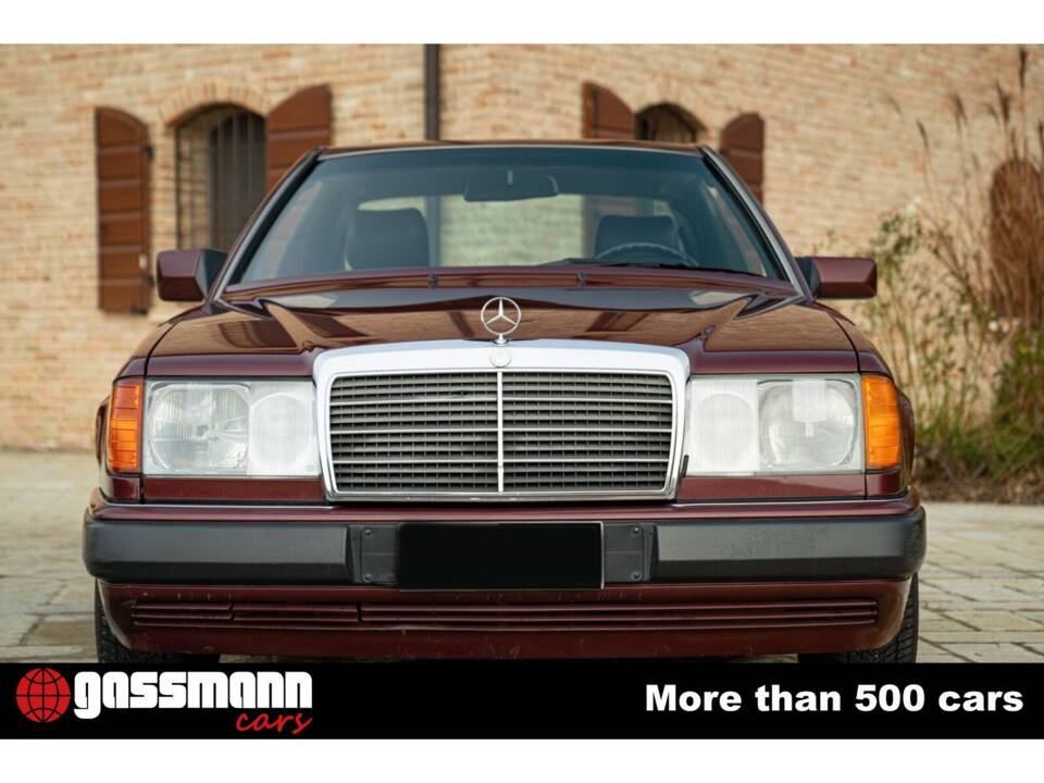 Image 2/15 of Mercedes-Benz 300 CE-24 (1991)