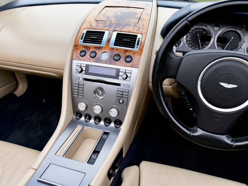 Image 48/50 of Aston Martin DB 9 Volante (2006)