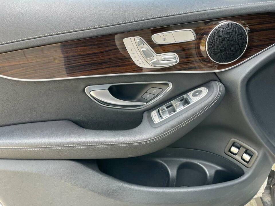 Afbeelding 11/18 van Mercedes-Benz GLC 220 d 4MATIC (2016)