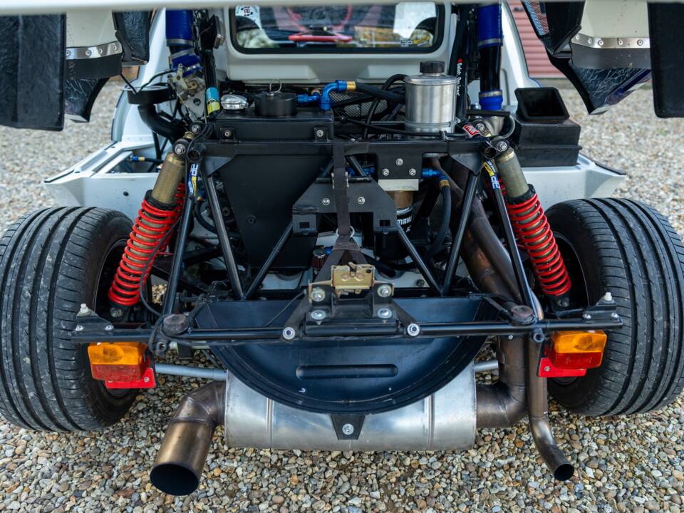 Image 6/50 of Ford RS200 (1986)