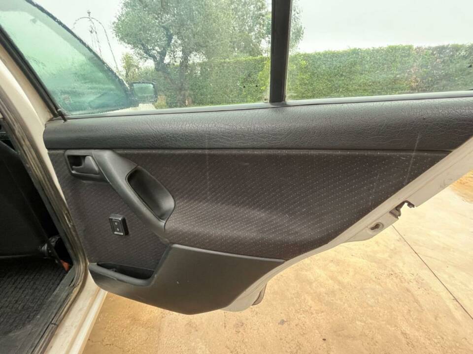 Image 11/22 of Volkswagen Jetta III 1,8 (1993)