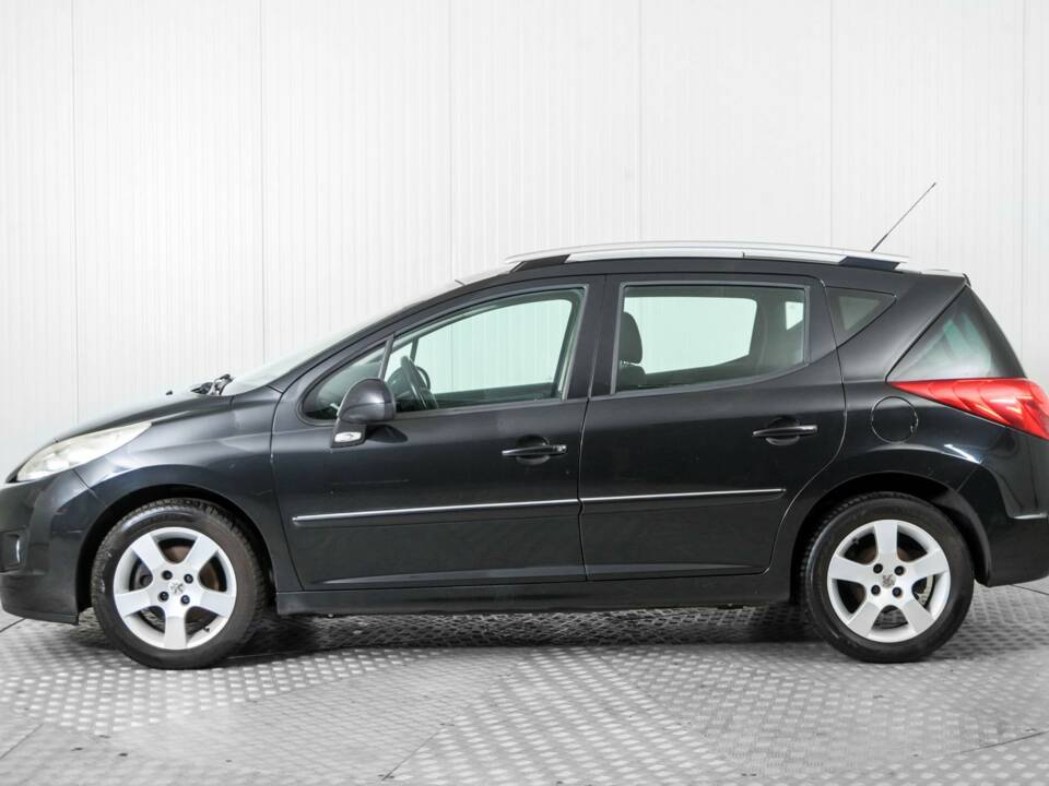 Bild 9/23 von Peugeot 207 1.6 VTi SW (2010)