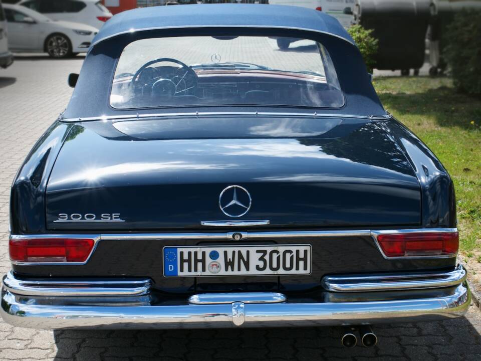 Image 38/39 of Mercedes-Benz 300 SE (1962)