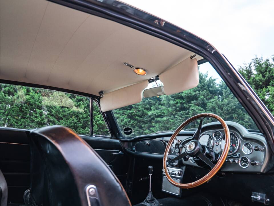 Bild 32/39 von Aston Martin DB 6 (1967)
