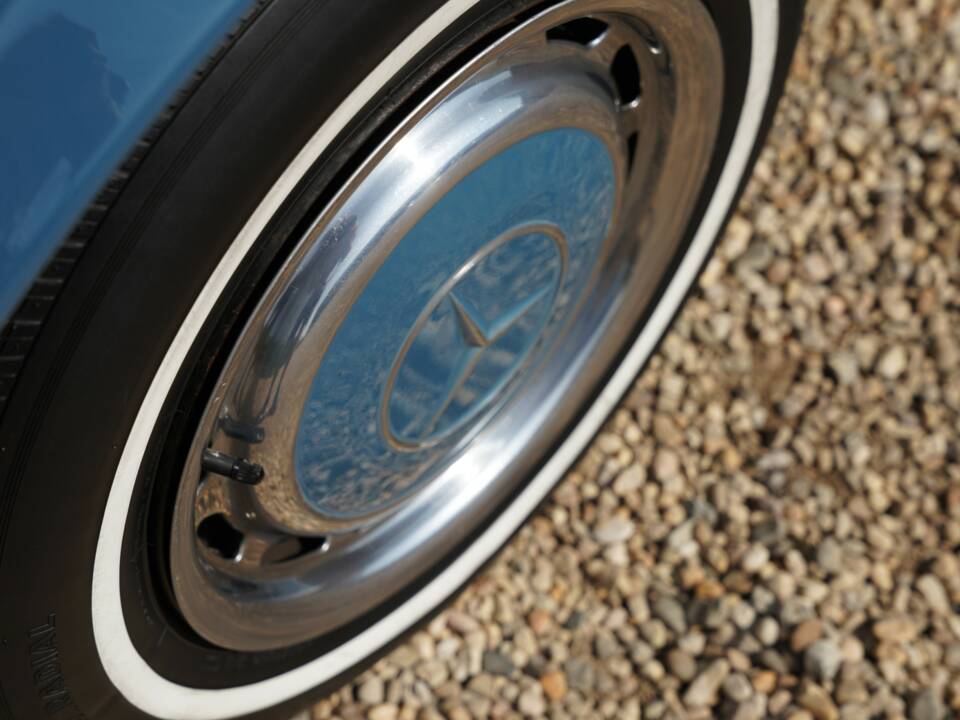 Imagen 30/50 de Mercedes-Benz 280 SL (1968)